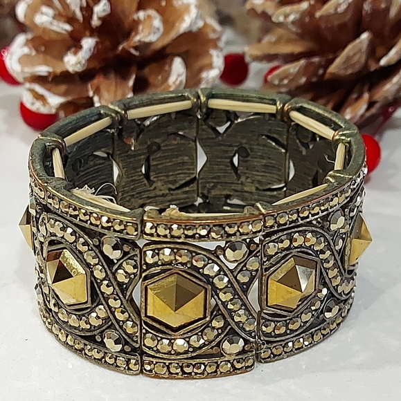 Gold Tone Bracelet with Gold Gemstones - Picture 1 of 3